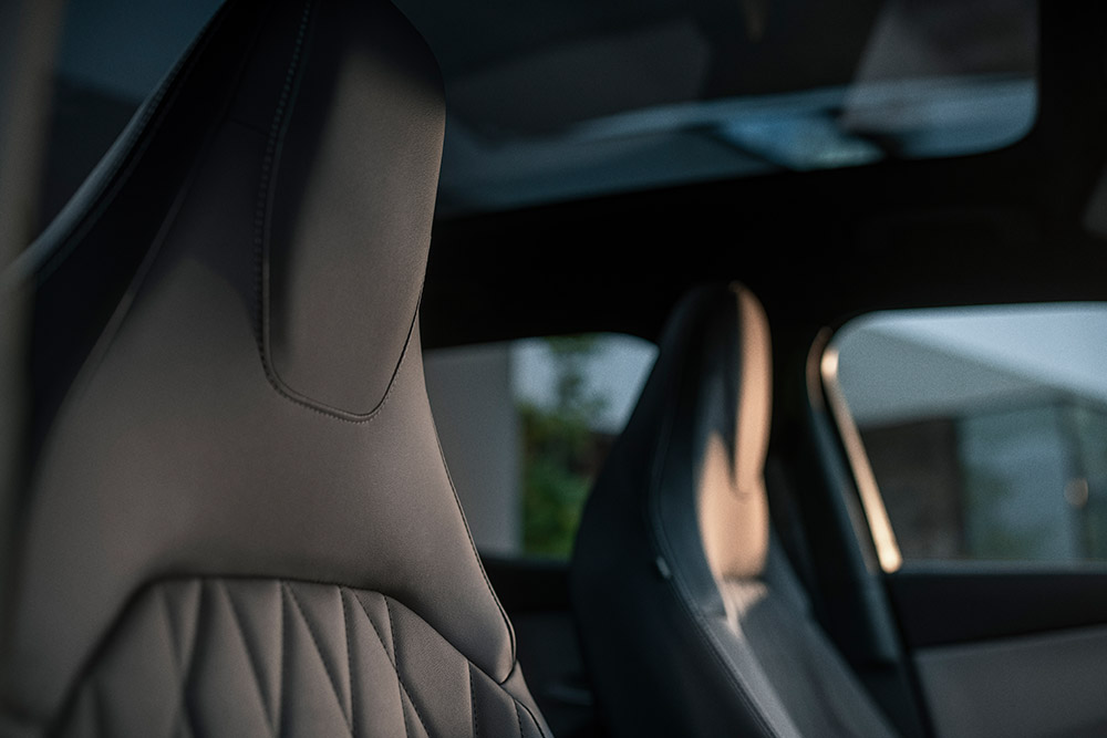 Ford Explorer Innenraum. Detailansicht der schwarzen Sensico-Sitze.