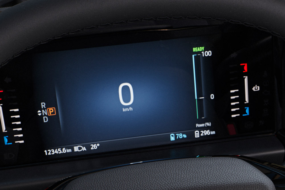 Ford Tourneo Custom Innenraum. Ansicht des digitalen Tachographen.