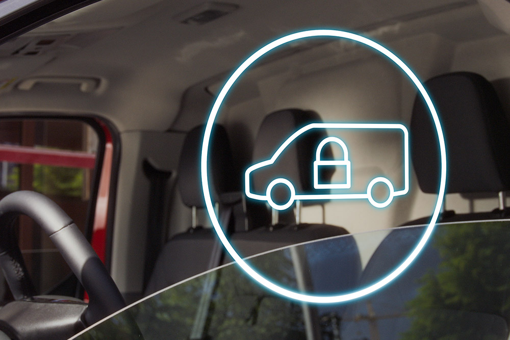 Ford E-Transit Custom Innenraum mit Delivery Assist-Grafik.