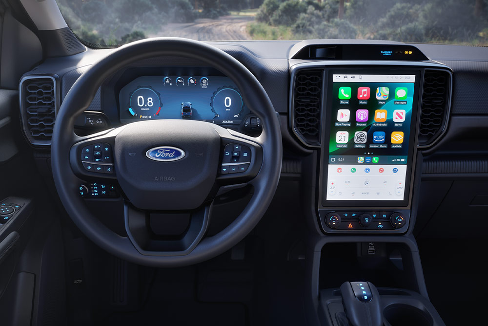 Ford Ranger Innenraum. Detailansicht des Armaturenbretts und Touchscreen.